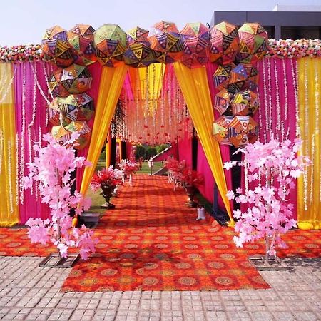 Mannat Haveli Hotel Kurukshetra Buitenkant foto