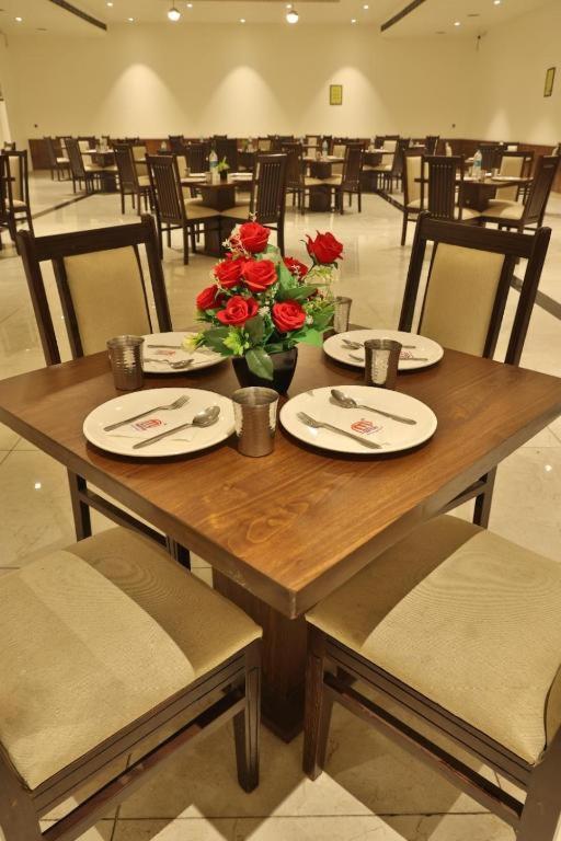 Mannat Haveli Hotel Kurukshetra Buitenkant foto