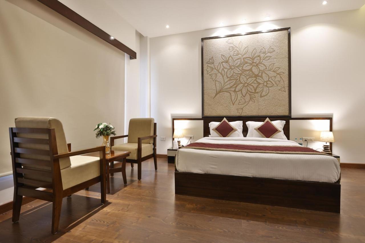 Mannat Haveli Hotel Kurukshetra Buitenkant foto