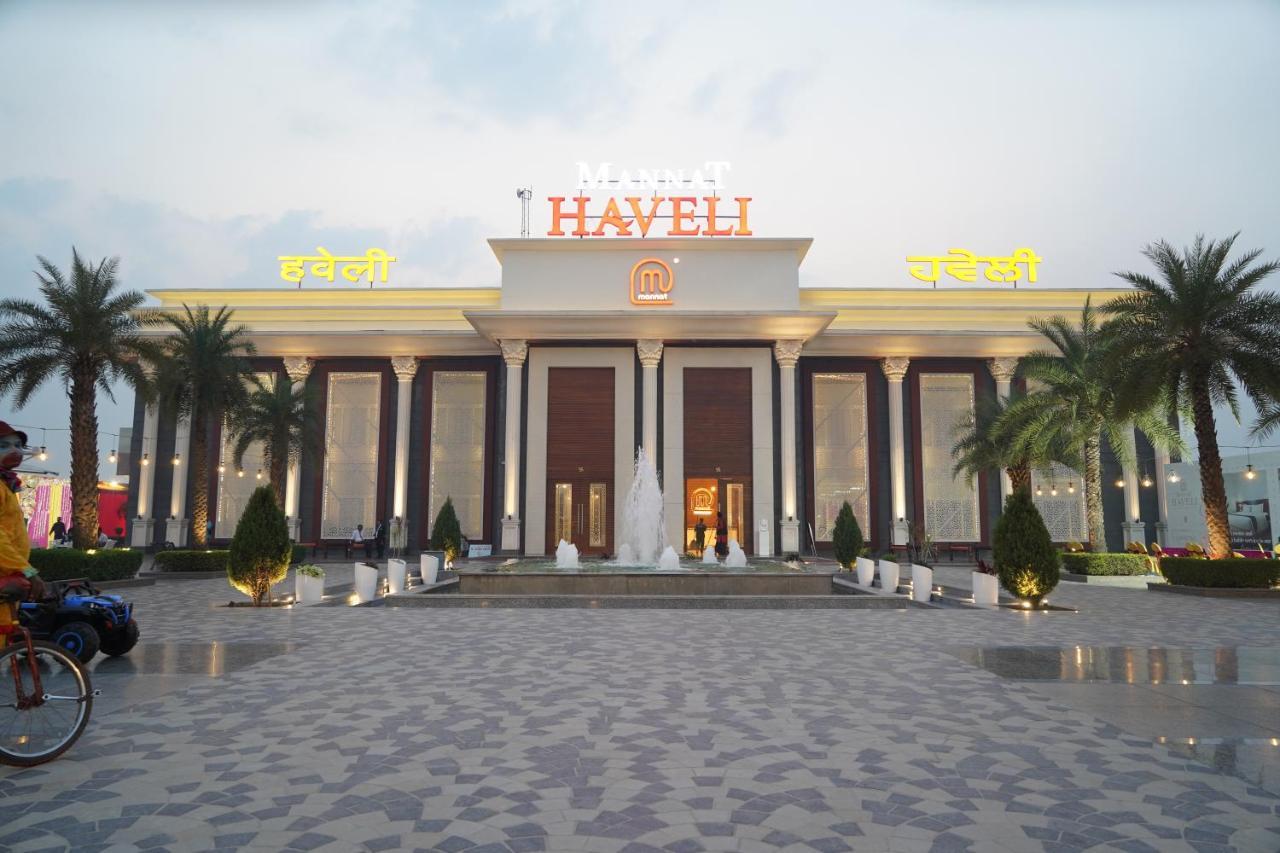 Mannat Haveli Hotel Kurukshetra Buitenkant foto