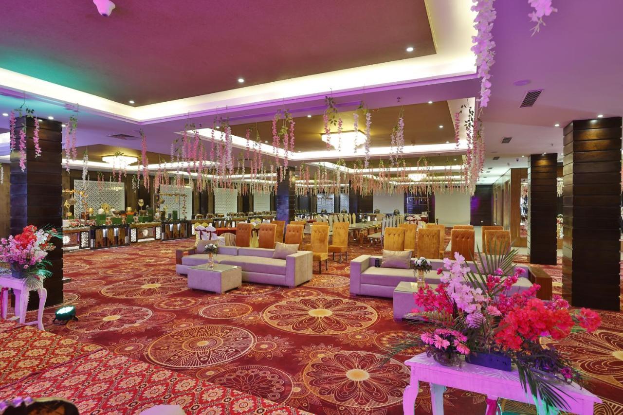 Mannat Haveli Hotel Kurukshetra Buitenkant foto